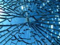 Broken_glass.jpg Broken_glass.jpg