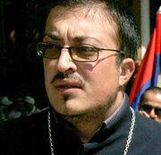 отец Саркис
